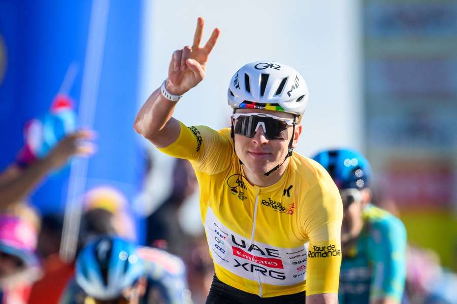 Tadej Pogar triumphiert in der zweiten Etappe.