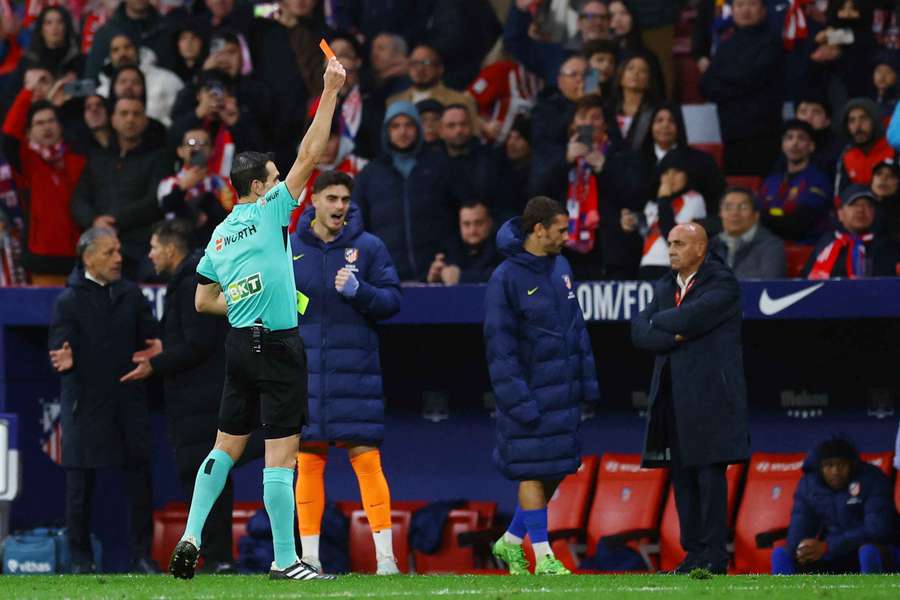 Arbitragem de Juan Martínez Munuera enfureceu o Barcelona