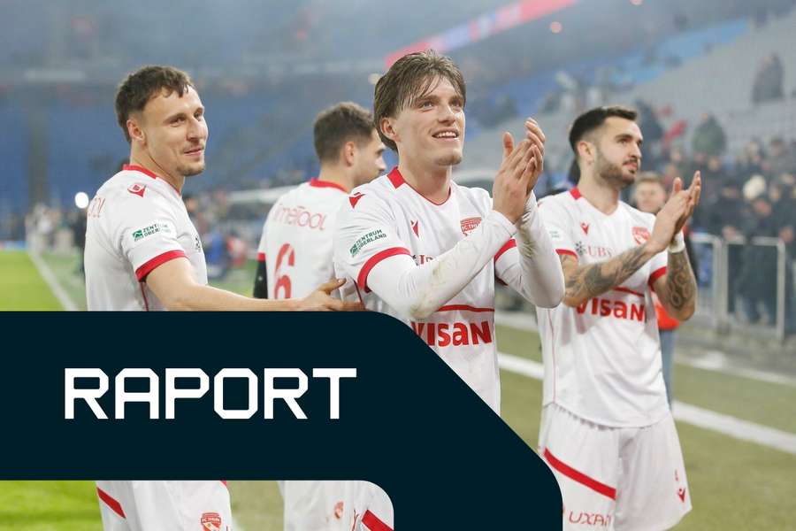 Dominik Franke i Justin Roth świętują sensacyjne zwycięstwo FC Thun nad FC Basel