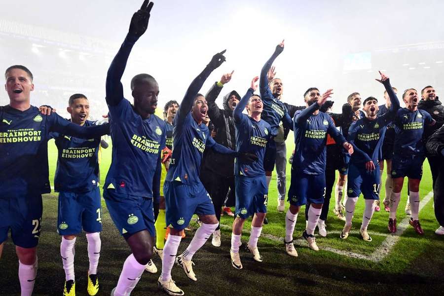 Salvo um improvável revés, o PSV Eindhoven deverá conquistar no domingo o seu 25.º título de campeão neerlandês 