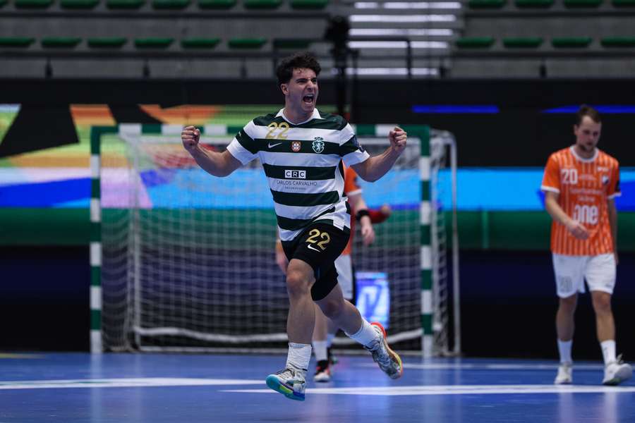 Diogo Branquinho marcou dois golos e ajudou o Sporting a vencer o IFK Kristianstad (42-40) na Liga dos Campeões de andebol Diogo Branquinho marcou dois golos e ajudou o Sporting a vencer o IFK Kristianstad (42-40) na Liga dos Campeões de andebol