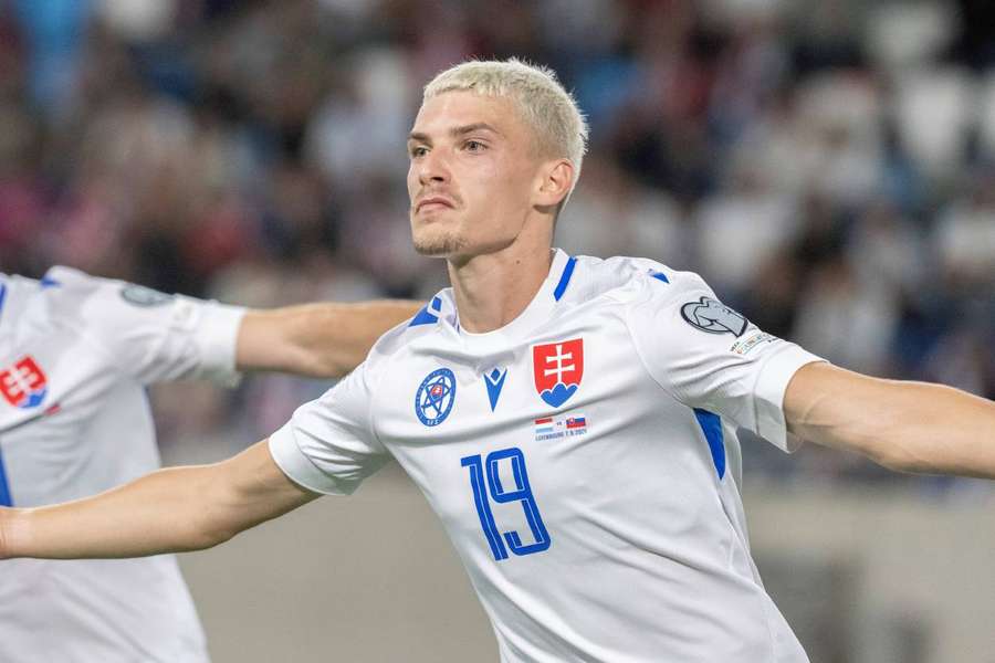 Rigo sa stal hrdinom Slovenska. Rigo sa stal hrdinom Slovenska.