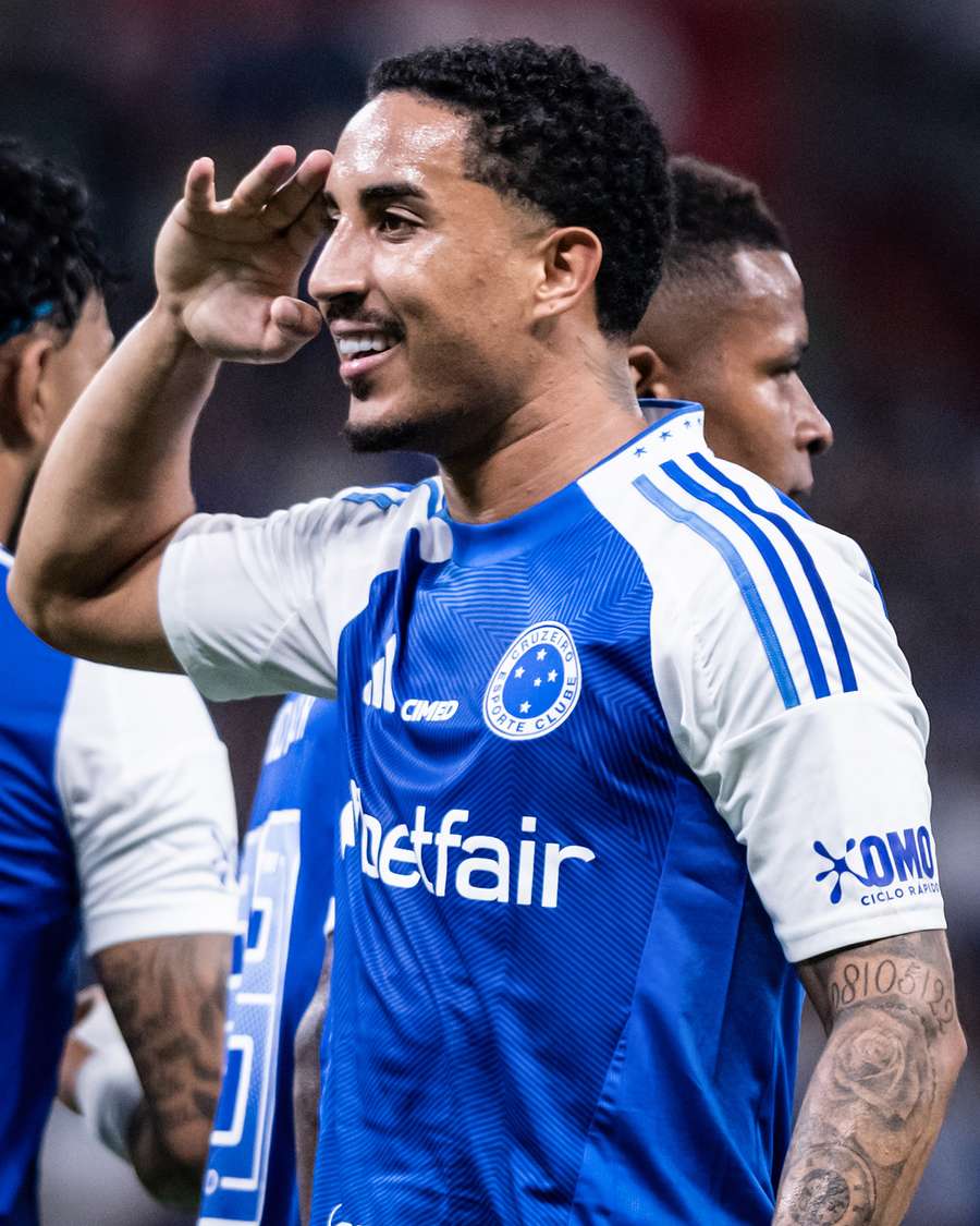 Christian completou bela jogada de Arroyo e fez o gol da vitória do Cruzeiro Christian completou bela jogada de Arroyo e fez o gol da vitória do Cruzeiro