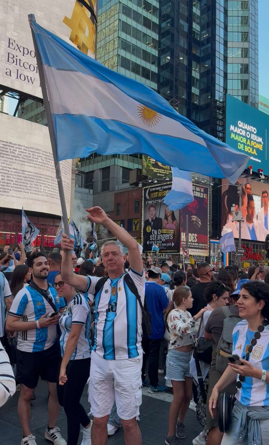 Un tifoso dell'Argentina a Times Square Un tifoso dell'Argentina a Times Square