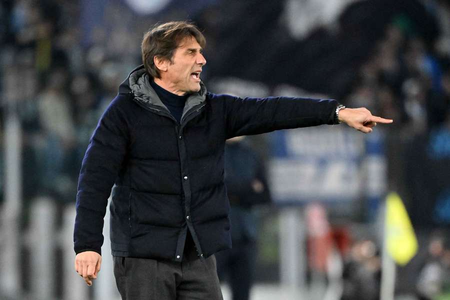 Napoli coach Antonio Conte reacts during the match