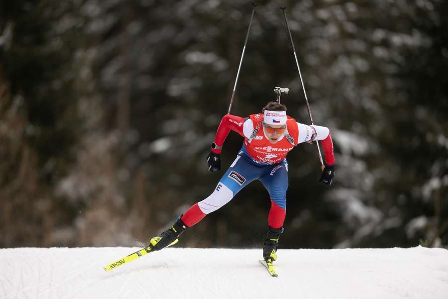 Jakub Štvrtecký na trati sprintu v Hochfilzenu.