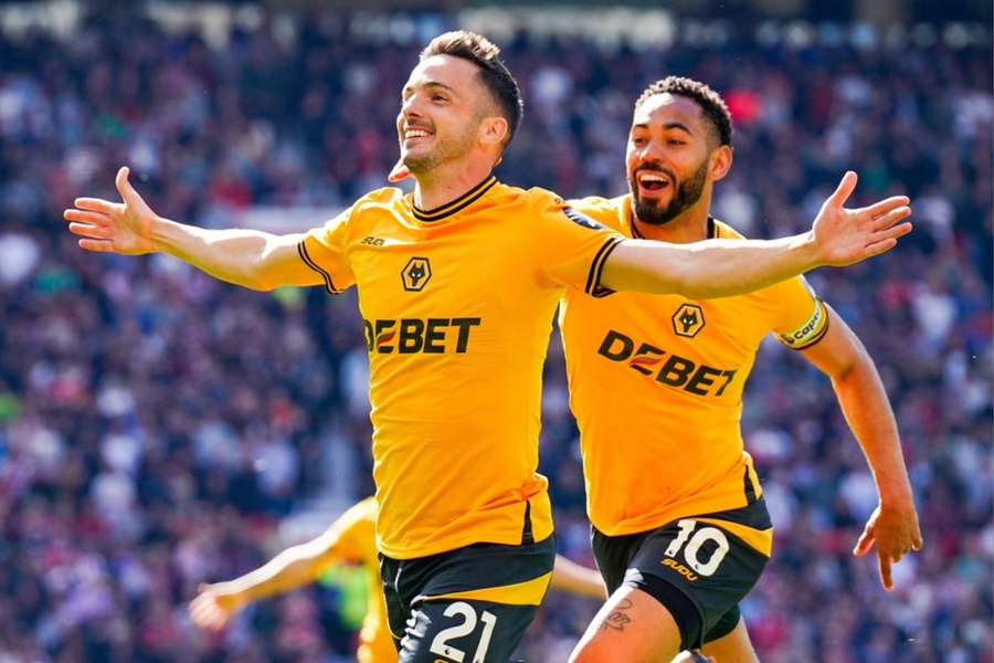 Sarabia fez golaço de falta em Manchester United 0x1 Wolverhampton