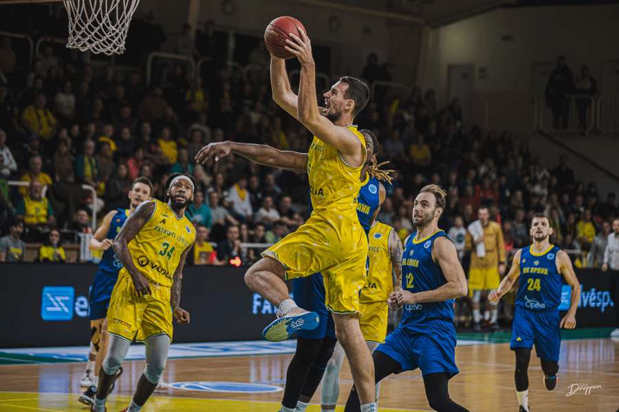 Levice s obratom v poslednej štvrtine porazili Opavu a v Pohári FIBA idú ďalej