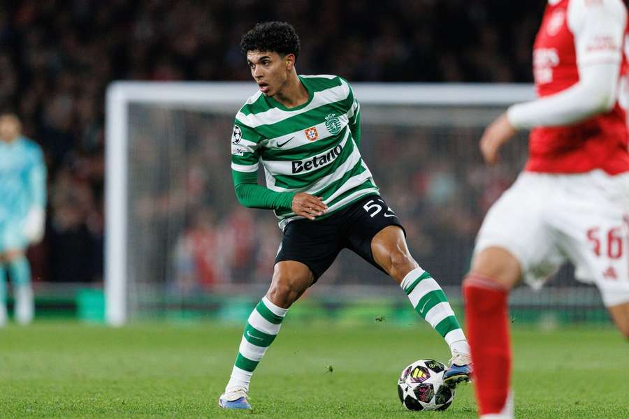 João Simões foi opção diante do Arsenal