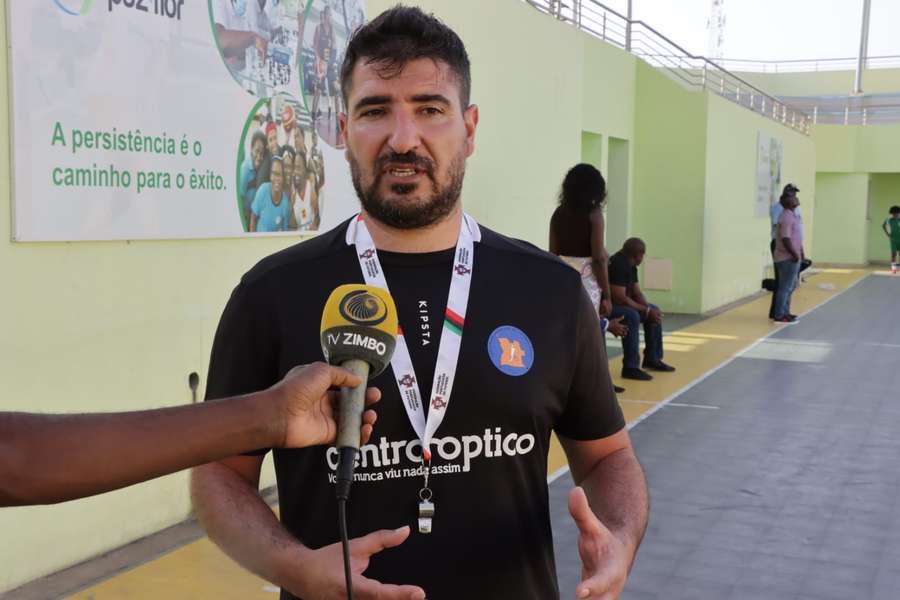O selecionar garantiu que, juntamente com a Federação Angolana de Futsal (Fafusa), tem procurado soluções para fazer face às dificuldades financeiras