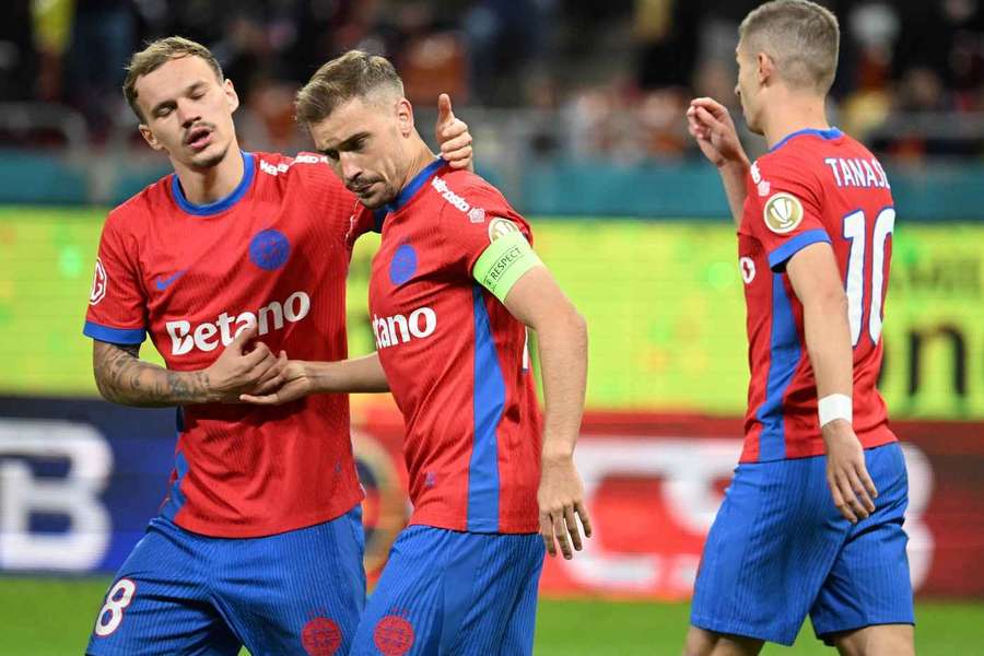 Alexandru Pantea, Darius Olaru și Florin Tănase în meciul cu Oțelul