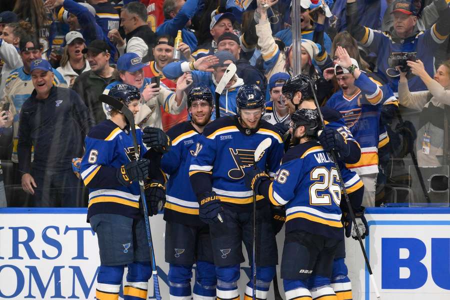 St. Louis Blues wyrównali stan rywalizacji z Winnipeg Jets. Czeka ich decydujący mecz