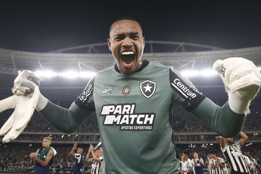 John fechou a baliza do Botafogo