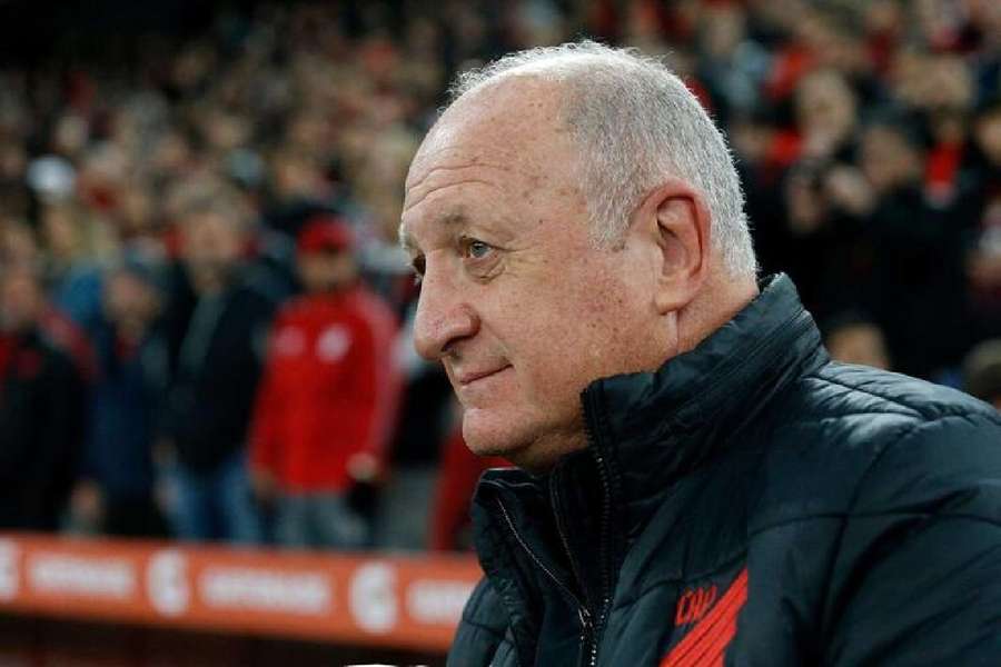 Felipão abandona o cargo de treinador de futebol aos 74 anos