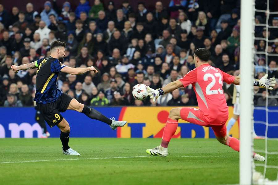 Lille striker Giroud: Villa deserved win; Martinez pass was amazing Lille striker Giroud: Villa deserved win; Martinez pass was amazing