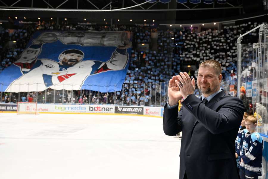 Sersen sa lúčil so Slovanom.