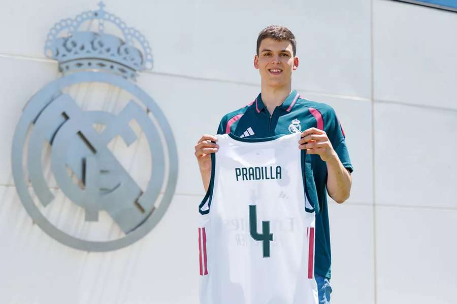 Jaime Pradilla, con la camiseta del Real Madrid Jaime Pradilla, con la camiseta del Real Madrid