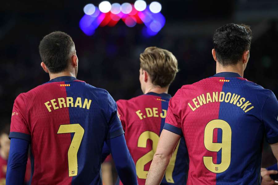 Sans Lewandowski ni Ferran Torres, quel numéro 9 pour le Barça cette saison ?