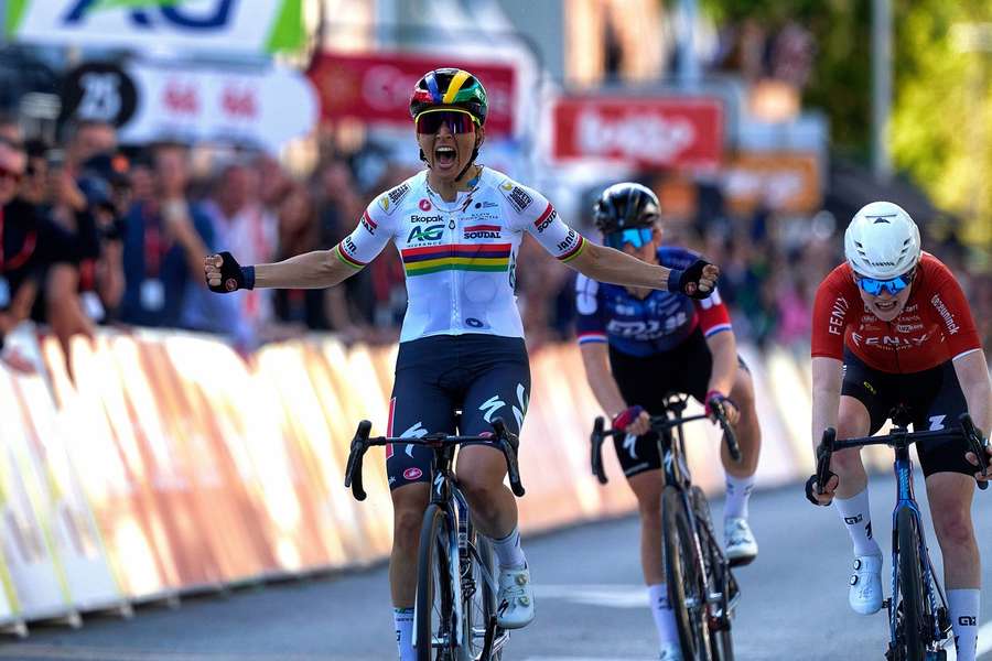 Kimberly Le Court Pienaar liderką Tour de France kobiet, awans Katarzyny Niewiadomej Kimberly Le Court Pienaar liderką Tour de France kobiet, awans Katarzyny Niewiadomej