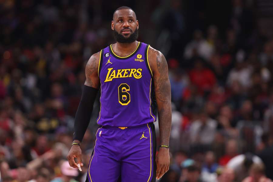 NBA, strepitoso Banchero a Washington, Davis trascina i Lakers al play in