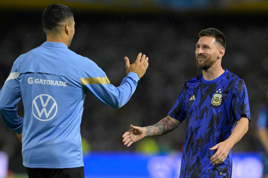 Messi (r.) und Suarez beim letzten internationalen Aufeinandertreffen 2023