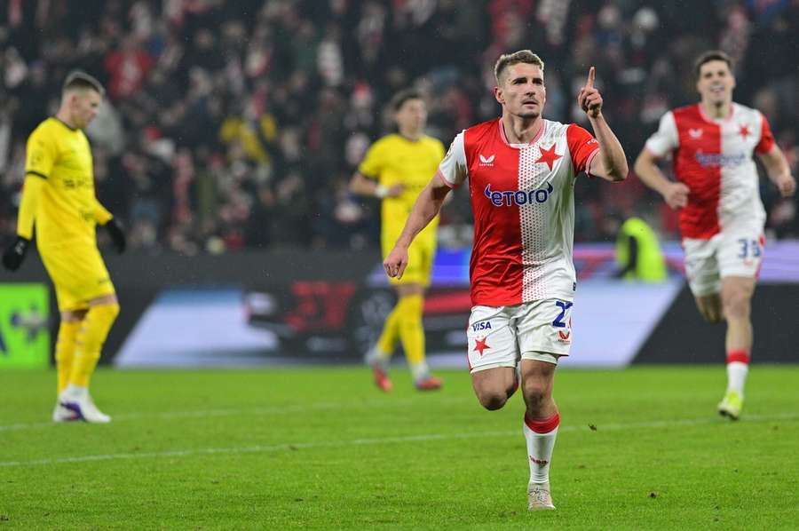 Slavia se po klopýtnutí v Pardubicích vrátila na vítěznou vlnu.