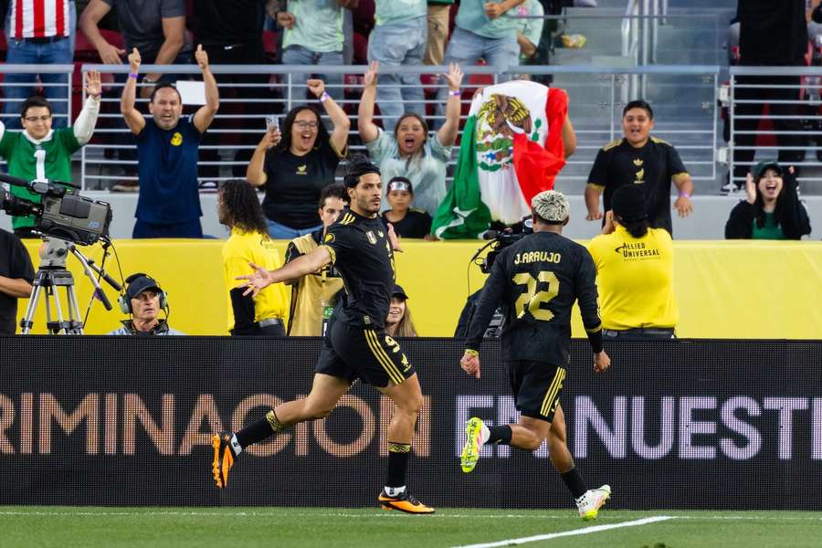 Mexiko v semifinále Zlatého poháru porazilo Honduras. 