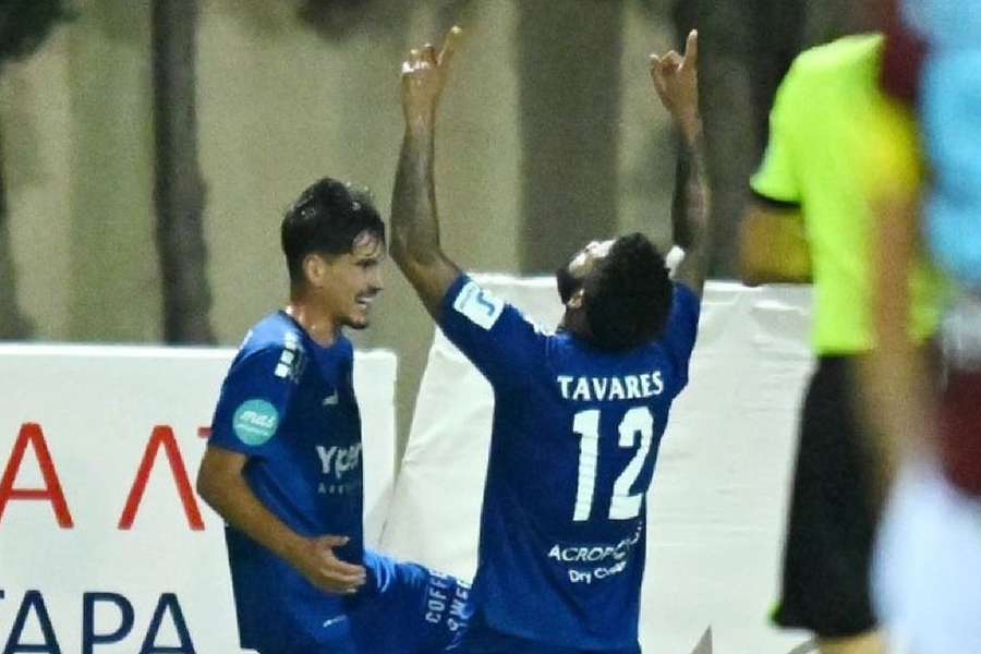 Júnior Tavares celebra gol no futebol do Chipre