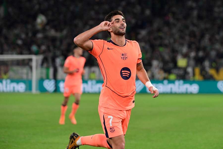 Ferran Torres celebra uno de sus goles en La Cartuja