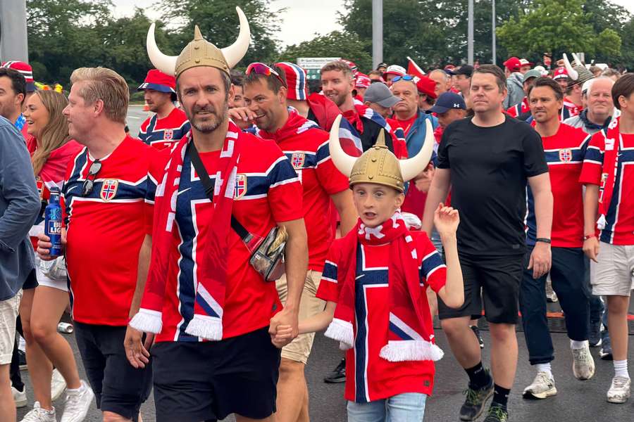 Milhares de noruegueses marcaram presença no MetLife Stadium Milhares de noruegueses marcaram presença no MetLife Stadium