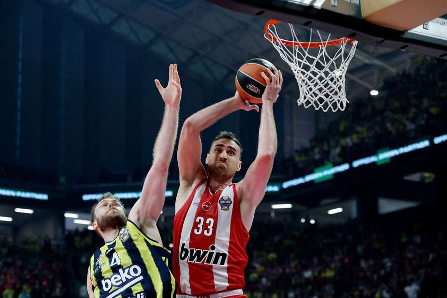 El Olympiacos, dominante. El Olympiacos, dominante.