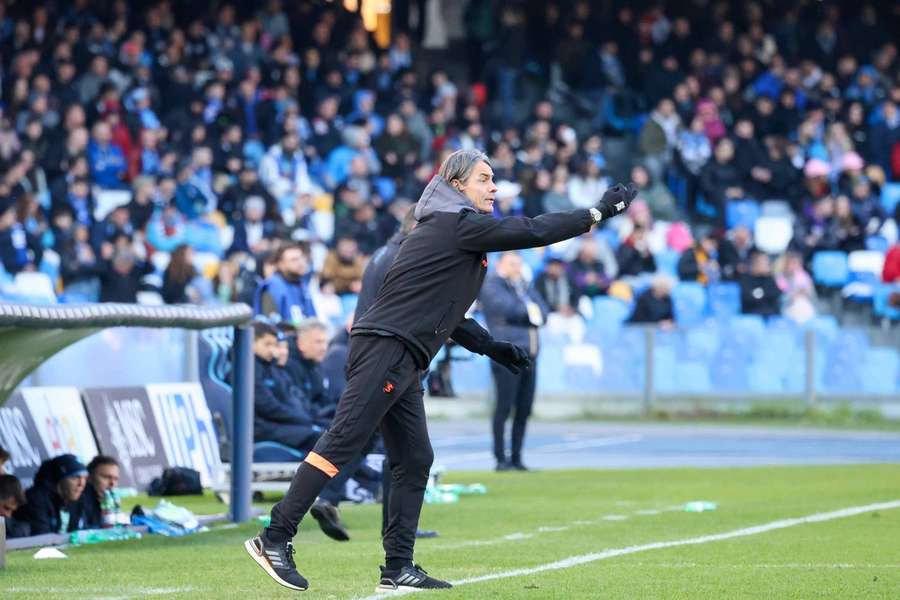  Filippo Inzaghi nel corso del match tra Napoli e Salernitana