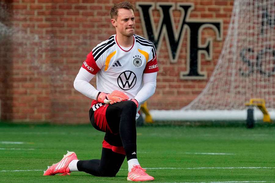 Manuel Neuer ajudou o negócio a aumentar Manuel Neuer ajudou o negócio a aumentar