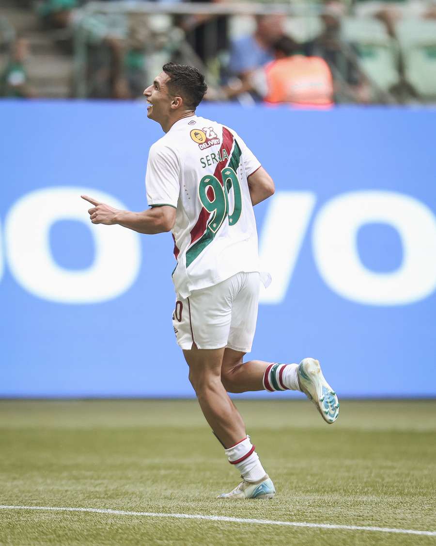 Serna fez o gol que garantiu a permanência do Flu