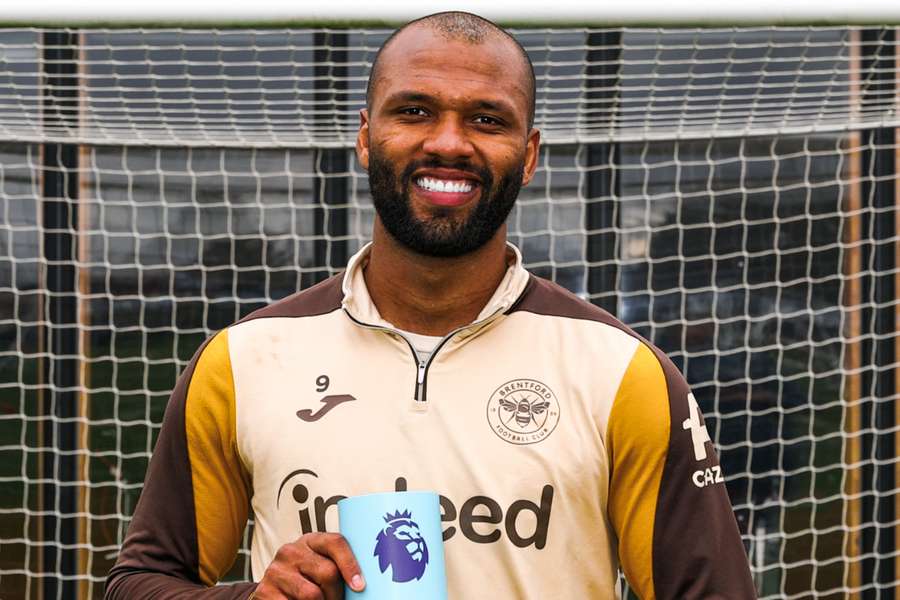 O jogador do Brentford faz temporada inesquecível na Inglaterra O jogador do Brentford faz temporada inesquecível na Inglaterra