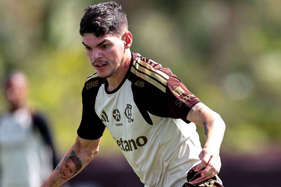 Fla confirma lesão de Ayrton Lucas Fla confirma lesão de Ayrton Lucas