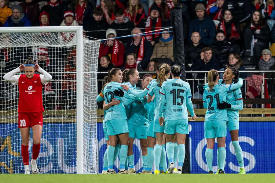 Las jugadoras del Barcelona celebran uno de sus goles en Noruega