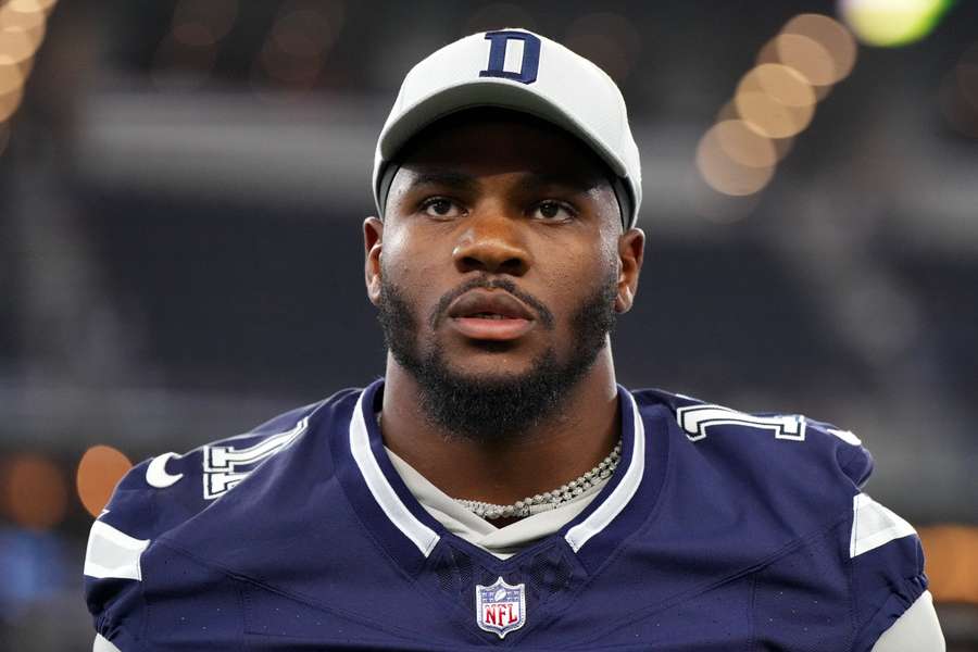 Dallas Cowboys edge rusher Micah Parsons on the sidelines (2024)