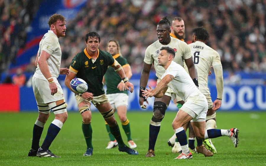 Danny Care of England passes the ball