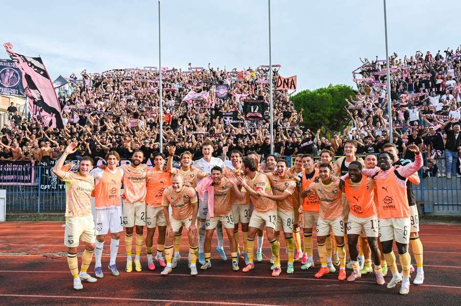 La festa del Palermo a Empoli La festa del Palermo a Empoli