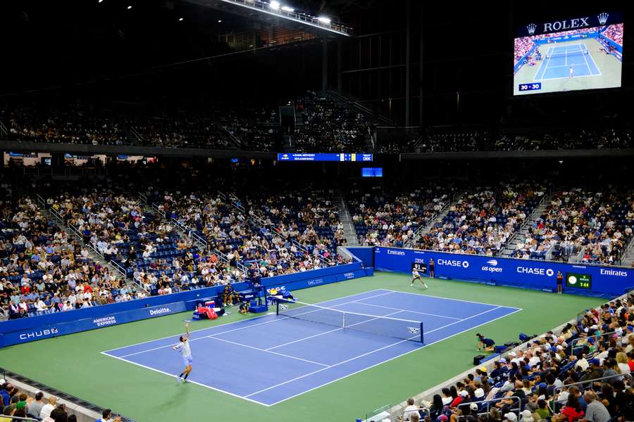 Tenis Flash: Miedwiediew odpadł w pierwszej rundzie US Open, Majchrzak zaczyna turniej