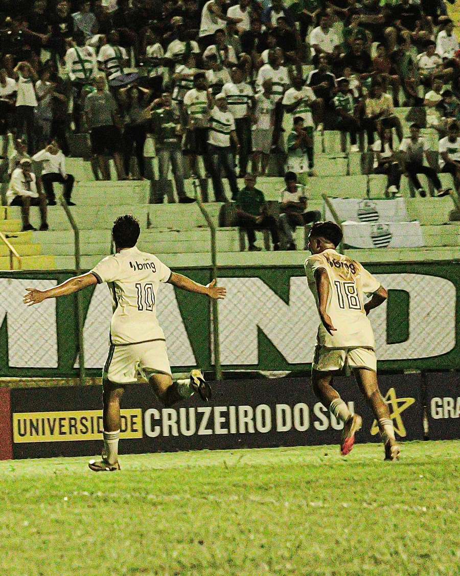 Gabriel Pfeifer abriu o placar em Francana 0x3 Atlético-MG