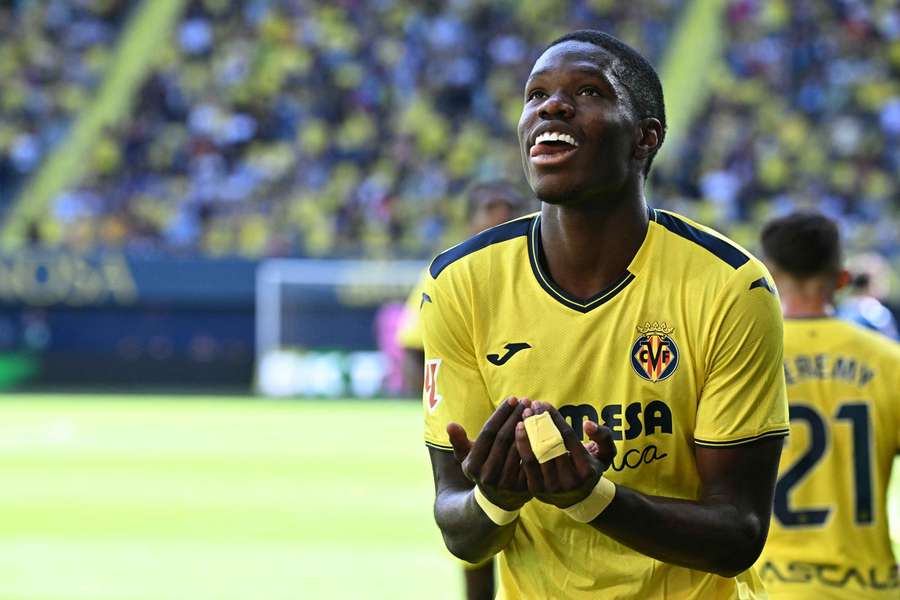 Thierno Barry celebra uno de sus últimos goles con el Villarreal