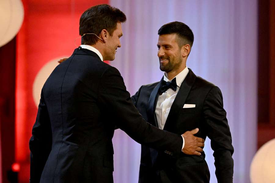 Tom Brady feliciteert Novak Djokovic met zijn onderscheiding