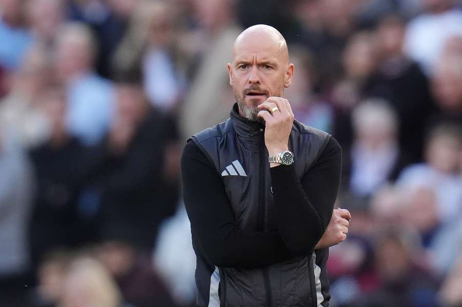 Ten Hag ganhou dois troféus como treinador do Manchester United