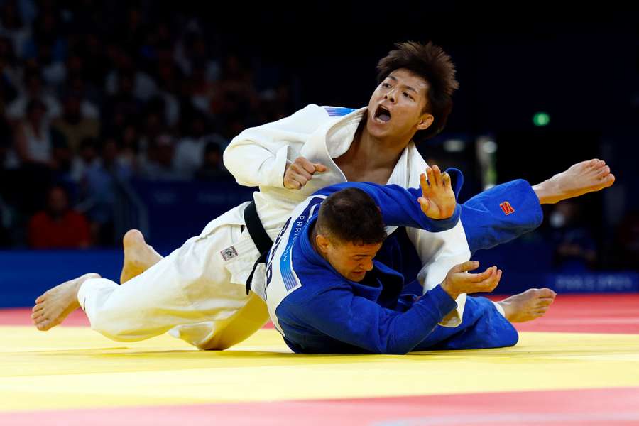 Hifumi Abe of Japan in action against Willian Lima of Brazil