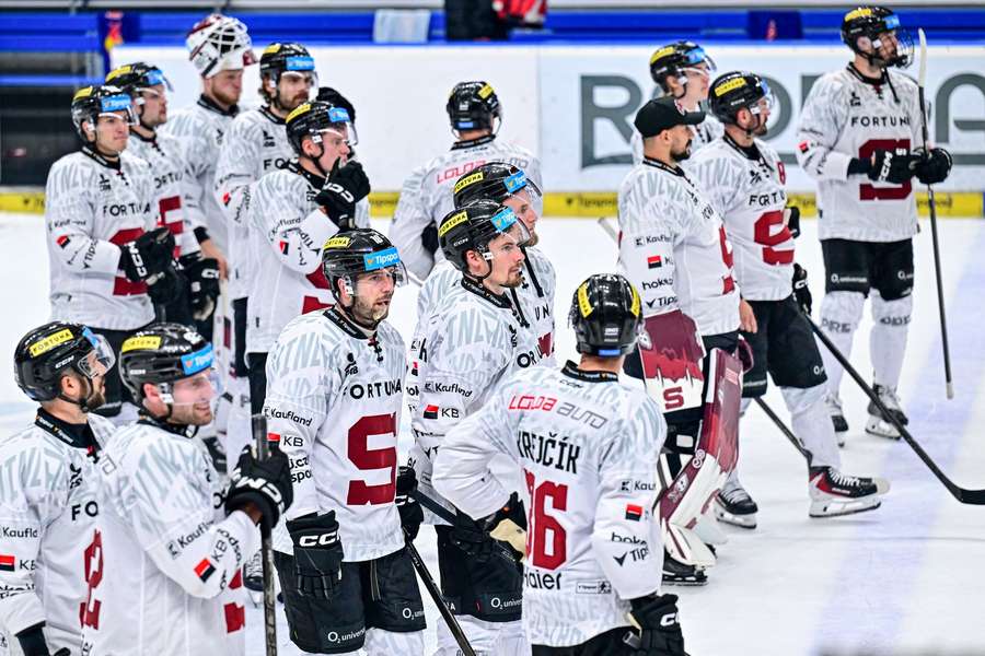 Skleslí sparťané – tradiční obrázek posledních dnů. Skleslí sparťané – tradiční obrázek posledních dnů.