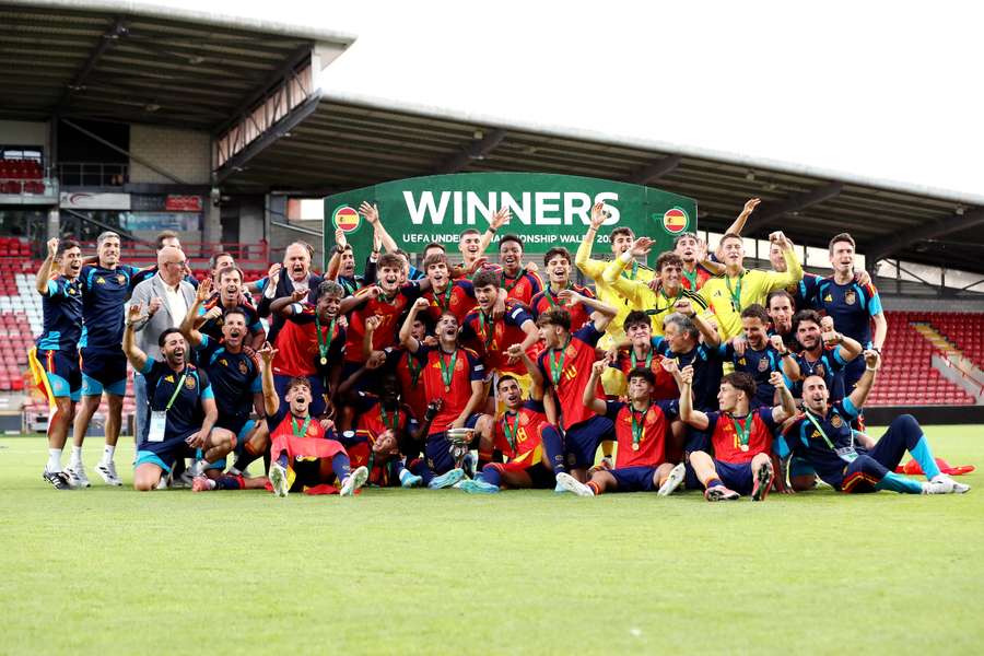 La selección española celebra el título de la Eurocopa sub-19 La selección española celebra el título de la Eurocopa sub-19