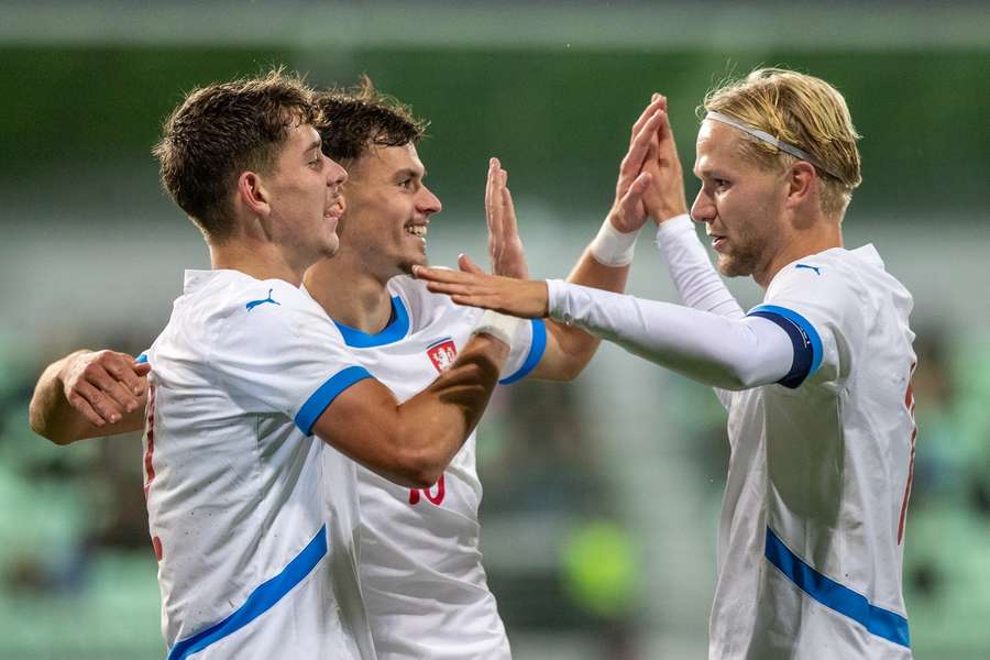 V nominaci jednadvacítky nechybějí Tomáš Jelínek, Lukáš Ambros a Matěj Šín (zleva). V nominaci jednadvacítky nechybějí Tomáš Jelínek, Lukáš Ambros a Matěj Šín (zleva).