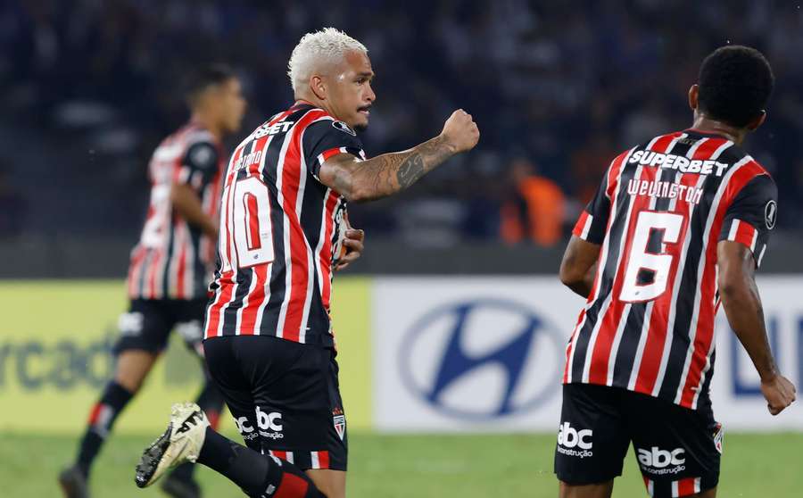 Luciano fez o golo do São Paulo no segundo tempo